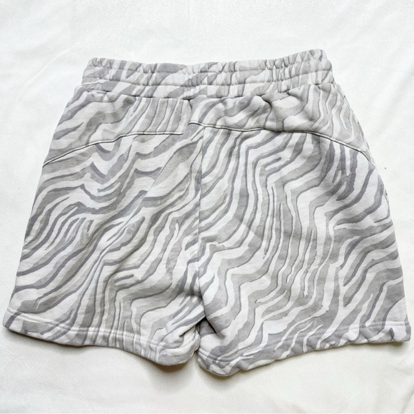 Sweaty Betty Organic Cotton Animal Print Athletic Shorts French Terry - Picture 4 of 7